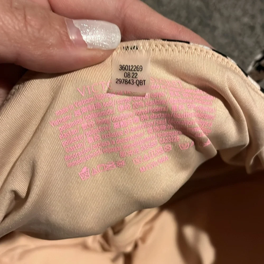 Victoria’s Secret One Piece Swimsuit (M) FINAL SALE - Picture 3 of 3